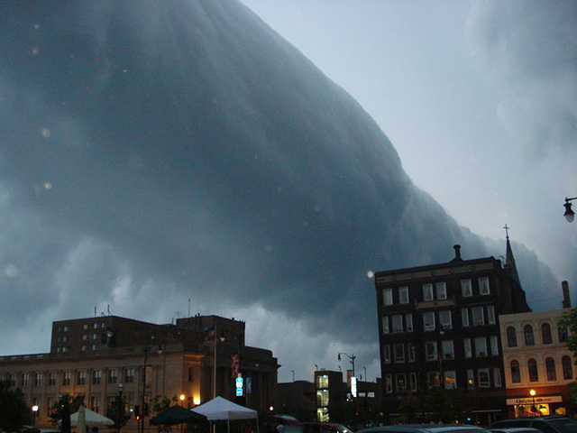 800px_Roll_Cloud_Racine_1_.jpg
