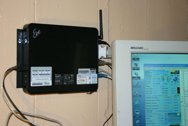 Asus_Eee_Box0001.JPG